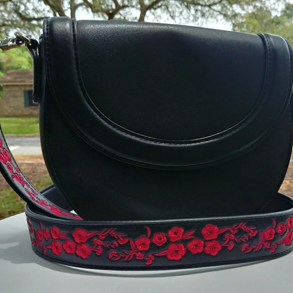 Sold - Picture 2 of 8